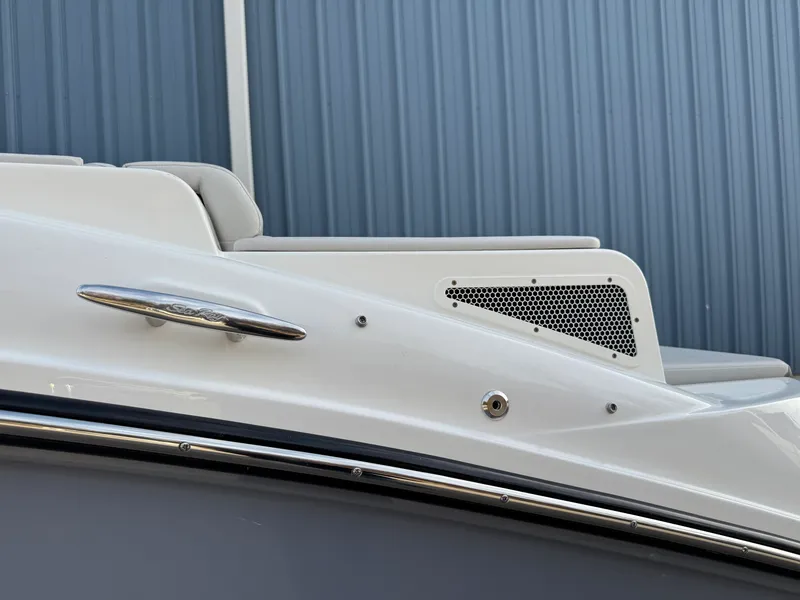 Slide: The Image of Sea Ray SDX 290 2026 - 4