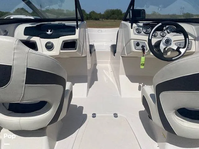 Slide: The Image of Tahoe 550ts 2016 - 12898886