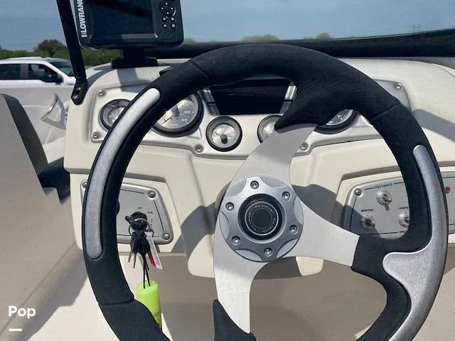 Slide: The Image of Tahoe 550ts 2016 - 12915900