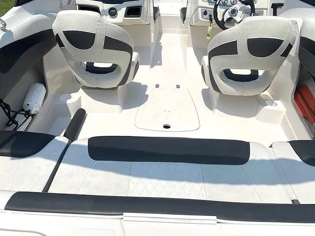 Slide: The Image of Tahoe 550ts 2016 - 15483732