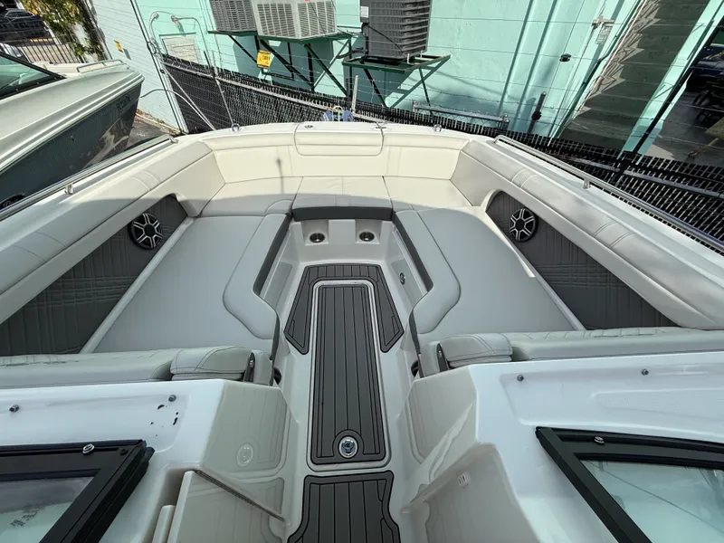 Slide: The Image of Sea Ray SDX 290 Outboard 2026 - 4