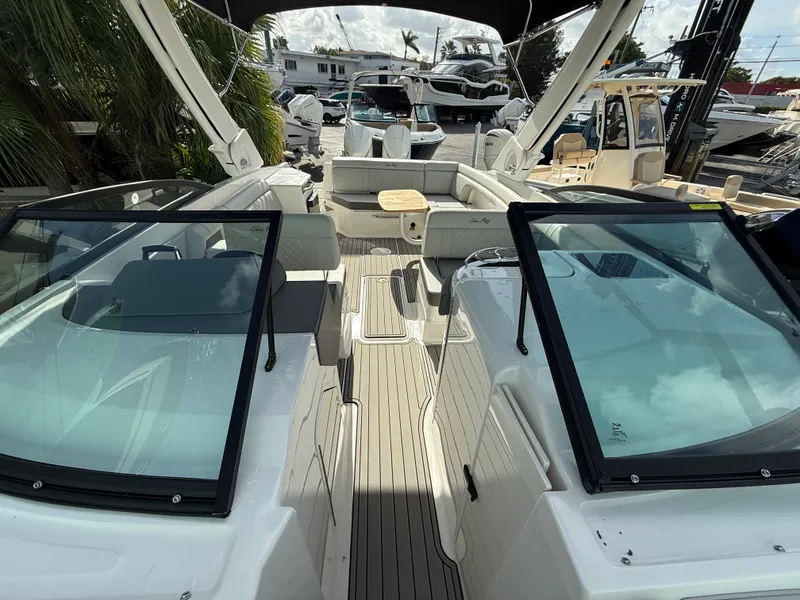 Slide: The Image of Sea Ray SDX 290 Outboard 2026 - 5