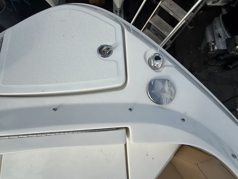 Slide: The Image of Sea Ray SLX 400 Outboard 2026 - 39