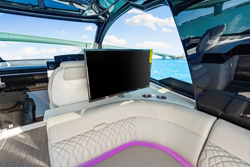 Slide: The Image of Sea Ray Sundancer 370 Outboard 2026 - 50