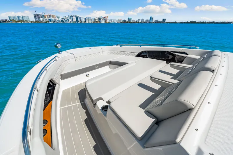 Slide: The Image of Sea Ray Sundancer 370 Outboard 2026 - 51