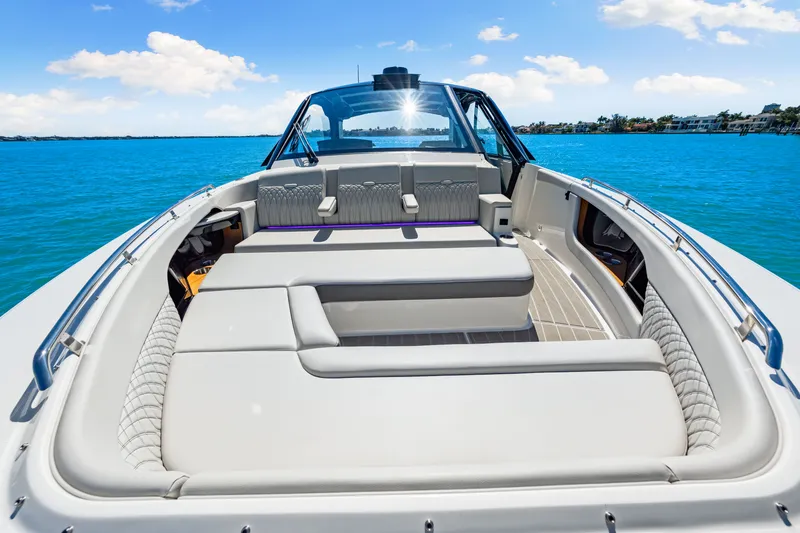 Slide: The Image of Sea Ray Sundancer 370 Outboard 2026 - 53
