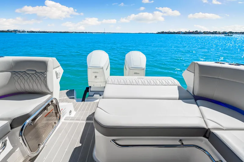 Slide: The Image of Sea Ray Sundancer 370 Outboard 2026 - 60