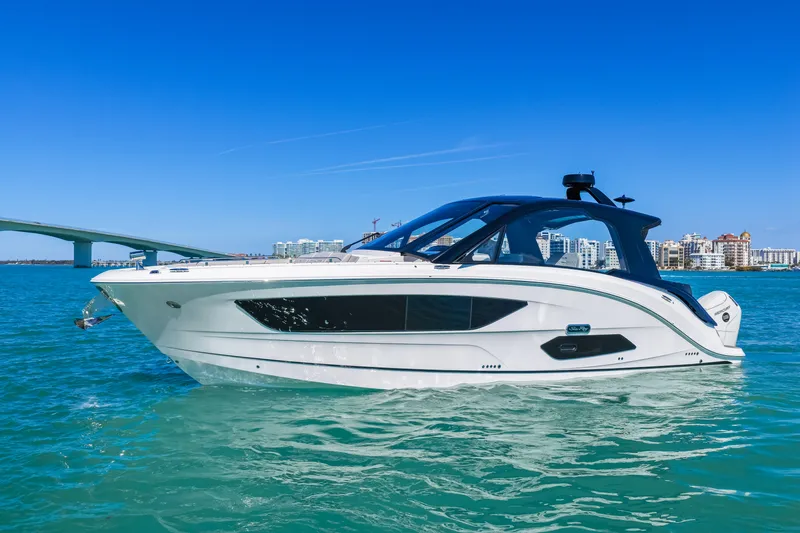 Slide: The Image of Sea Ray Sundancer 370 Outboard 2026 - 69