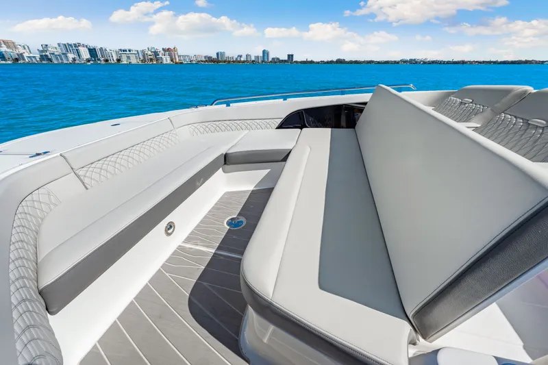 Slide: The Image of Sea Ray Sundancer 370 Outboard 2026 - 76