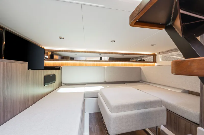 Slide: The Image of Sea Ray Sundancer 370 Outboard 2026 - 84