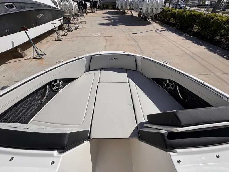 Slide: The Image of Sea Ray SPX 210 Outboard 2026 - 13