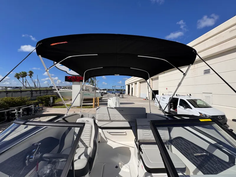 Slide: The Image of Sea Ray SPX 210 Outboard 2026 - 15