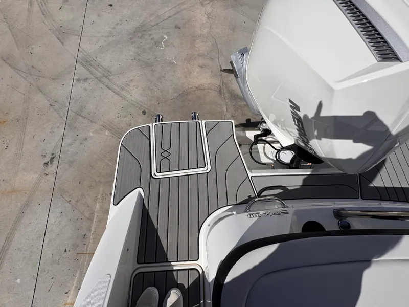 Slide: The Image of Sea Ray SPX 210 Outboard 2026 - 5