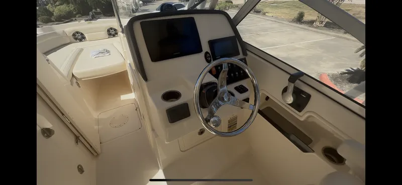 Slide: The Image of Grady-White 235 FREEDOM 2020 - 9