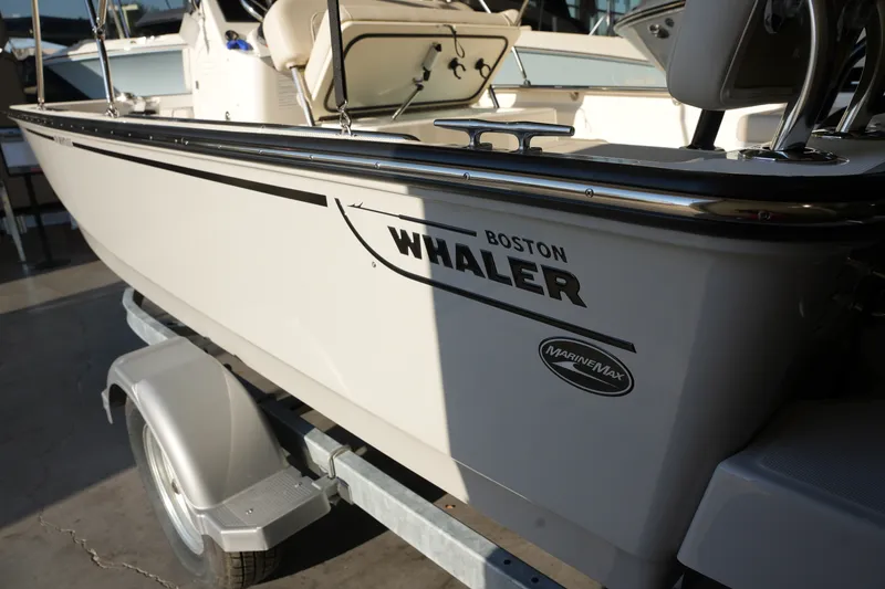Slide: The Image of Boston Whaler 170 Montauk 2026 - 4