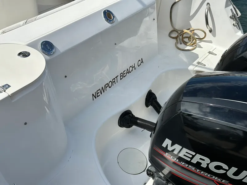 Slide: The Image of Boston Whaler 255 CONQUEST 2002 - 35