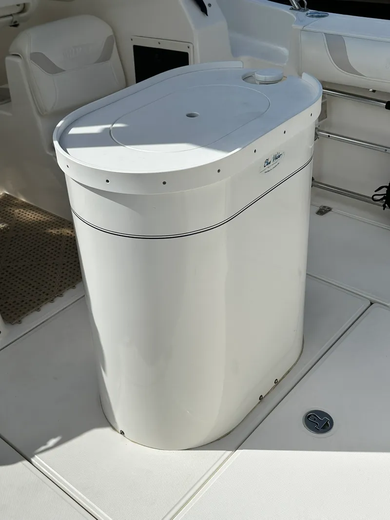 Slide: The Image of Boston Whaler 255 CONQUEST 2002 - 36