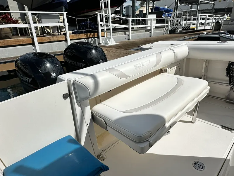 Slide: The Image of Boston Whaler 255 CONQUEST 2002 - 39