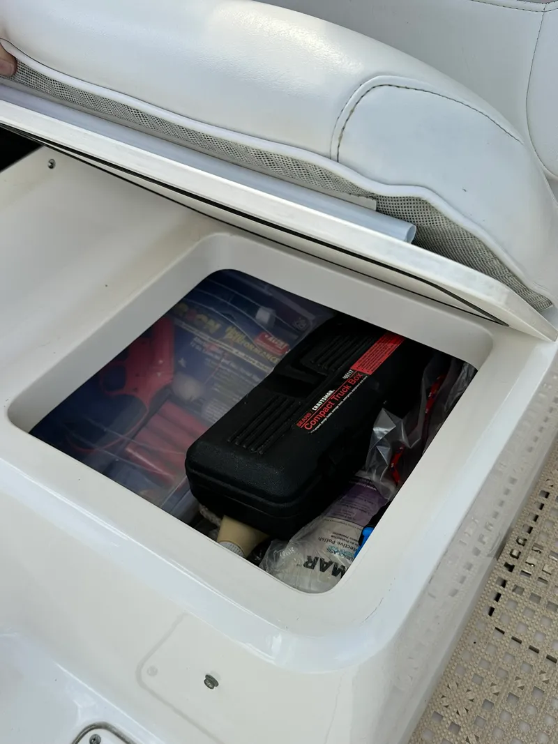 Slide: The Image of Boston Whaler 255 CONQUEST 2002 - 46