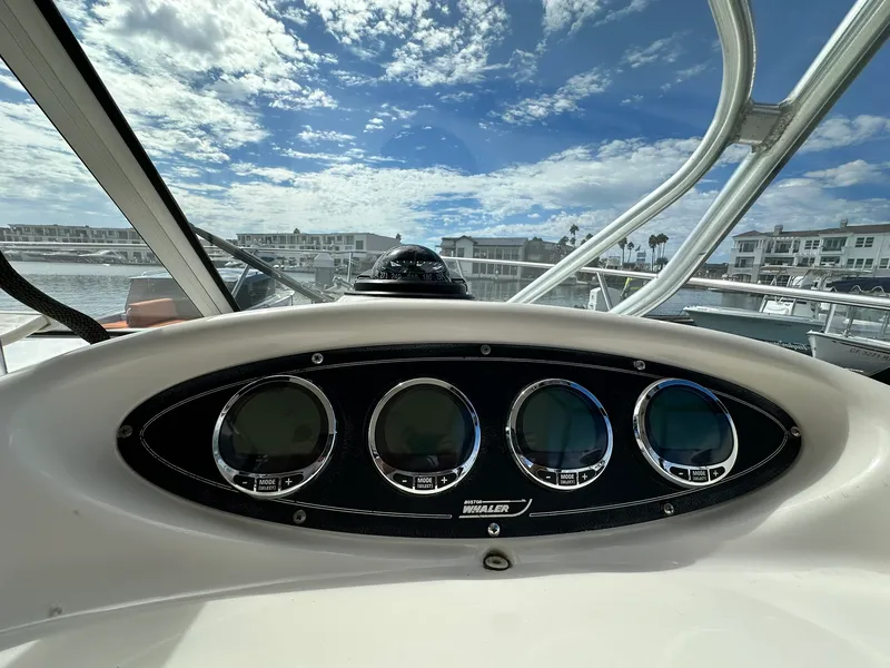 Slide: The Image of Boston Whaler 255 CONQUEST 2002 - 50