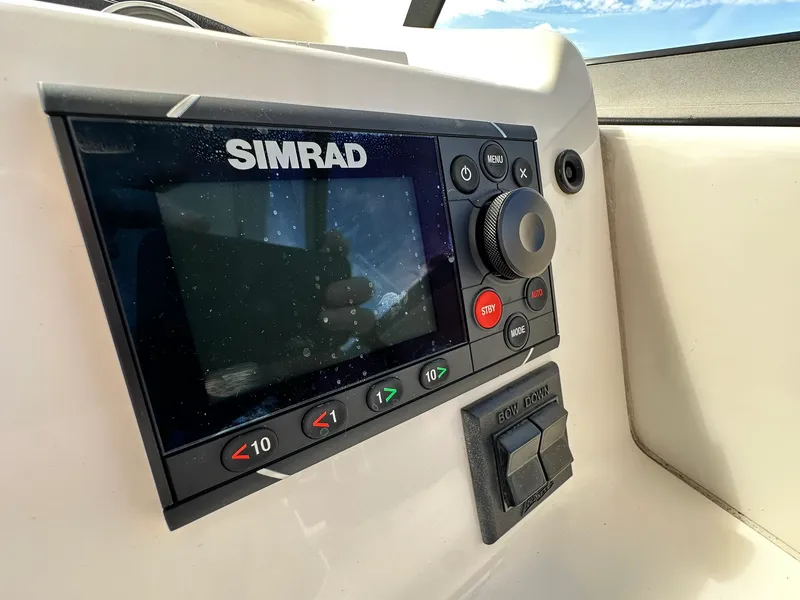 Slide: The Image of Boston Whaler 255 CONQUEST 2002 - 53