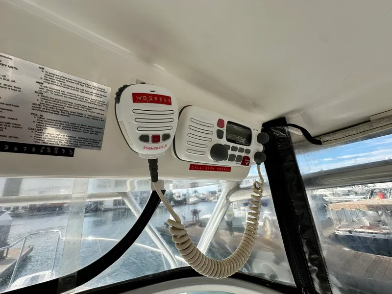 Slide: The Image of Boston Whaler 255 CONQUEST 2002 - 55