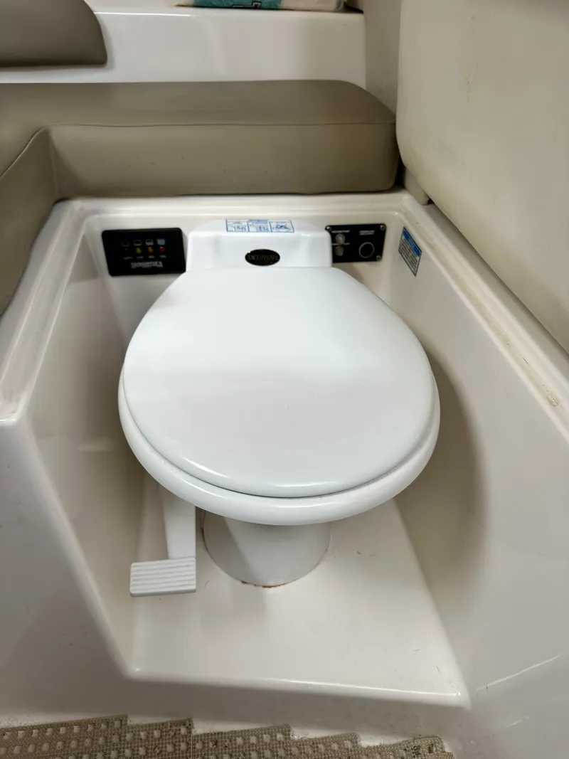 Slide: The Image of Boston Whaler 255 CONQUEST 2002 - 62