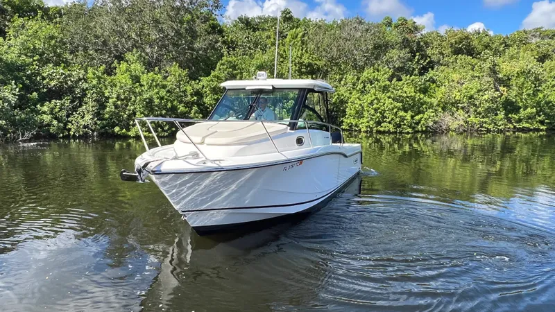 Slide: The Image of Boston Whaler 285 CONQUEST 2024 - 12