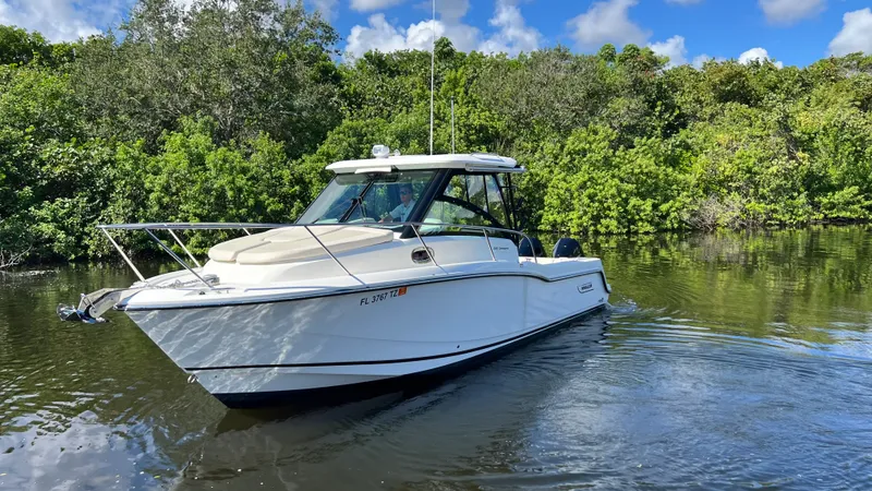 Slide: The Image of Boston Whaler 285 CONQUEST 2024 - 13