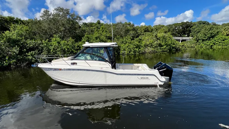 Slide: The Image of Boston Whaler 285 CONQUEST 2024 - 16