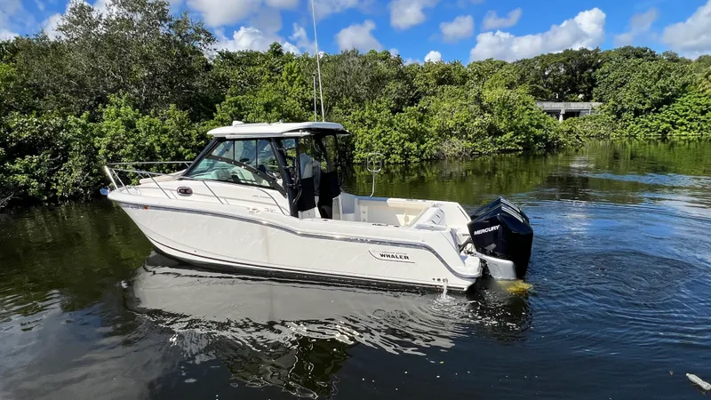 Slide: The Image of Boston Whaler 285 CONQUEST 2024 - 17