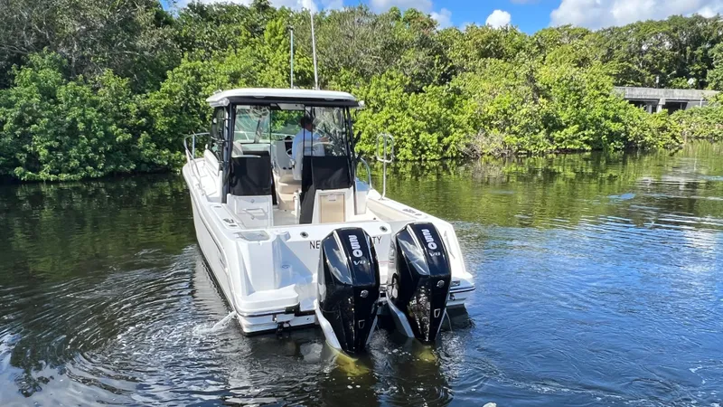 Slide: The Image of Boston Whaler 285 CONQUEST 2024 - 19