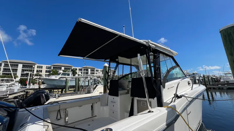 Slide: The Image of Boston Whaler 285 CONQUEST 2024 - 21