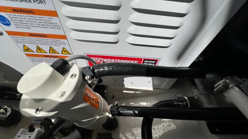 Slide: The Image of Boston Whaler 285 CONQUEST 2024 - 26