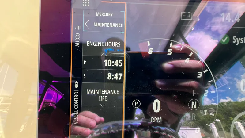 Slide: The Image of Boston Whaler 285 CONQUEST 2024 - 39