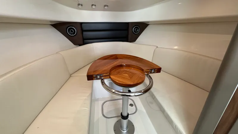 Slide: The Image of Boston Whaler 285 CONQUEST 2024 - 45