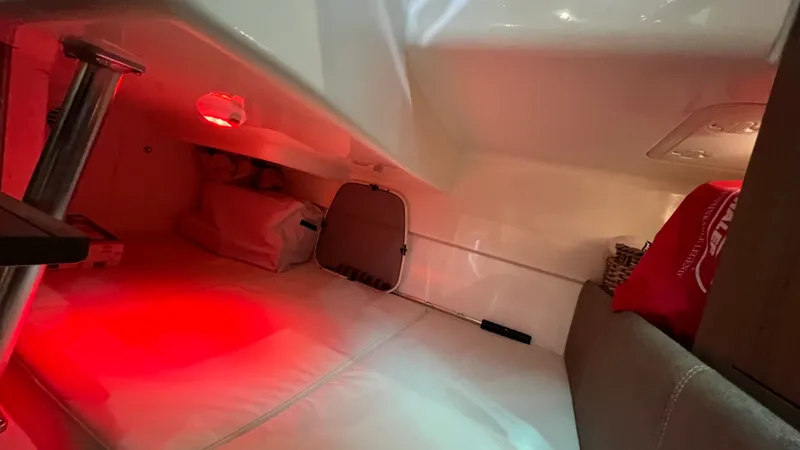 Slide: The Image of Boston Whaler 285 CONQUEST 2024 - 49