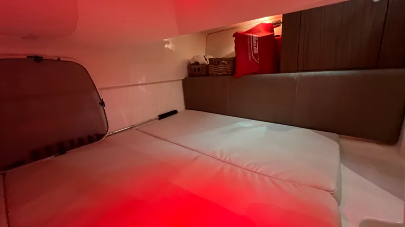 Slide: The Image of Boston Whaler 285 CONQUEST 2024 - 50