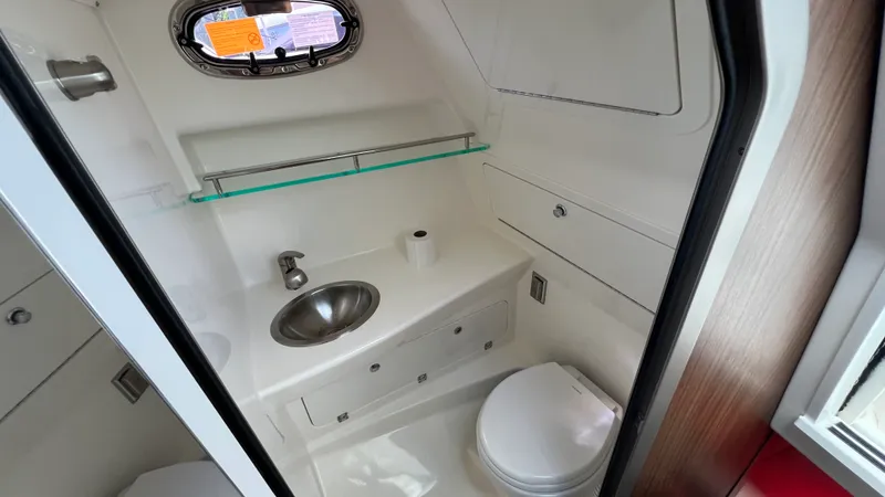 Slide: The Image of Boston Whaler 285 CONQUEST 2024 - 54