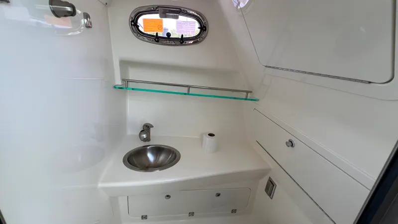 Slide: The Image of Boston Whaler 285 CONQUEST 2024 - 55