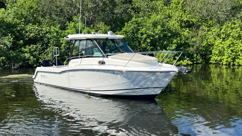 Slide: The Image of Boston Whaler 285 CONQUEST 2024 - 8