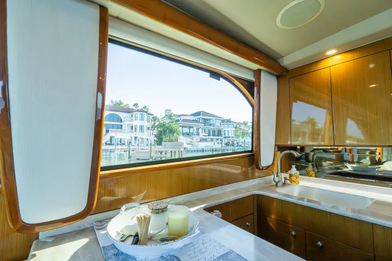 Slide: The Image of Viking 48SF 2003 - 24