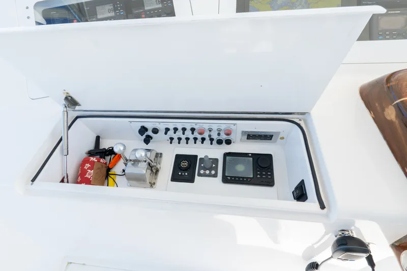 Slide: The Image of Viking 48SF 2003 - 34