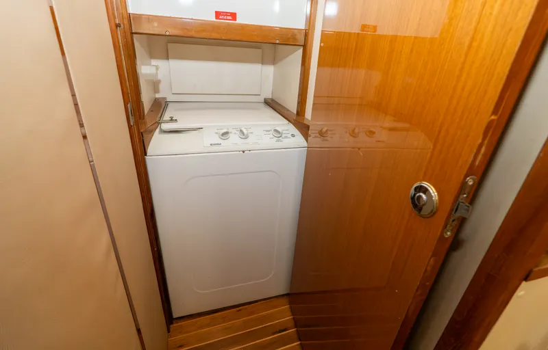 Slide: The Image of Viking 48SF 2003 - 39