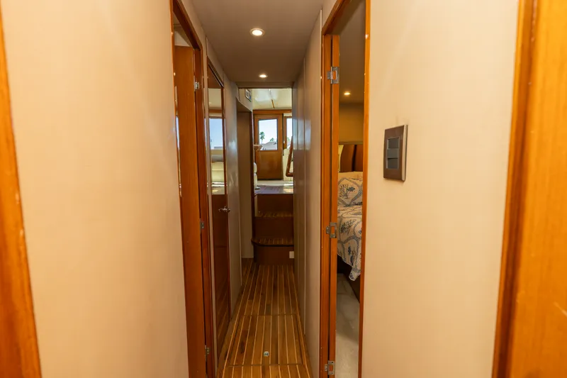 Slide: The Image of Viking 48SF 2003 - 44