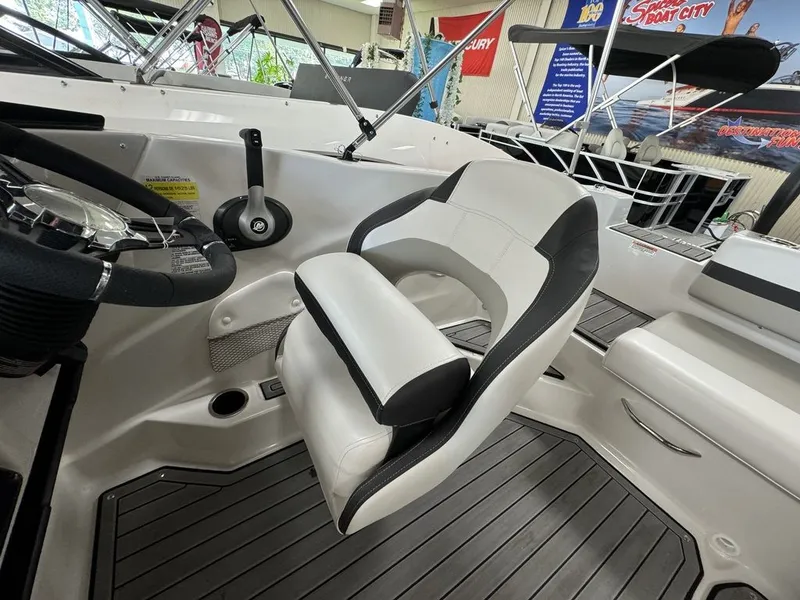 Slide: The Image of Starcraft Marine SVX 190 OB DC 2024 - 12