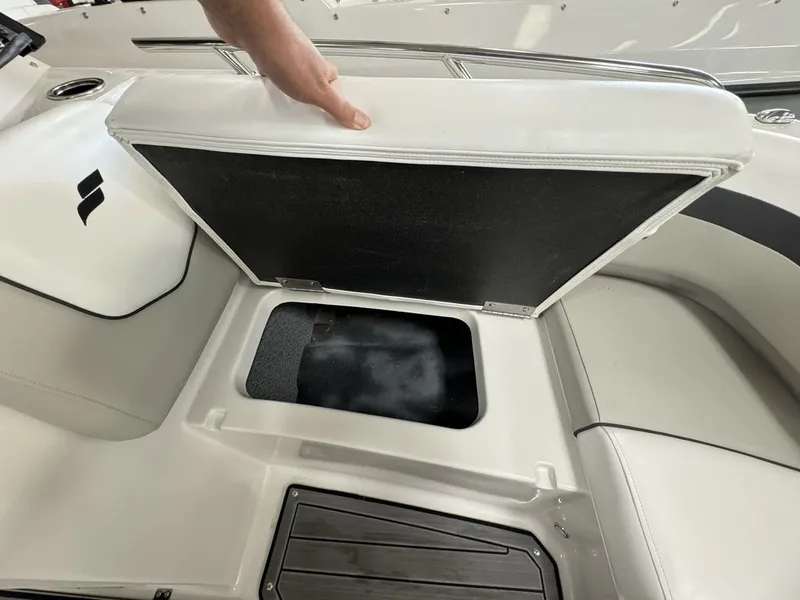 Slide: The Image of Starcraft Marine SVX 190 OB DC 2024 - 19