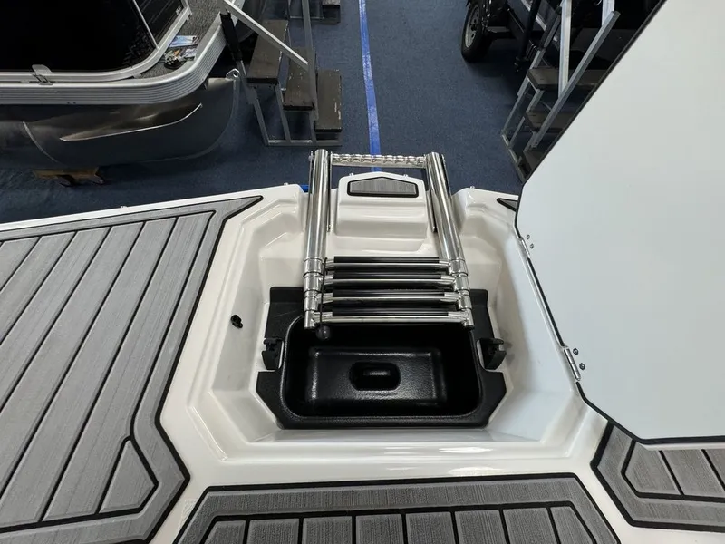 Slide: The Image of Starcraft Marine SVX 190 OB DC 2024 - 17