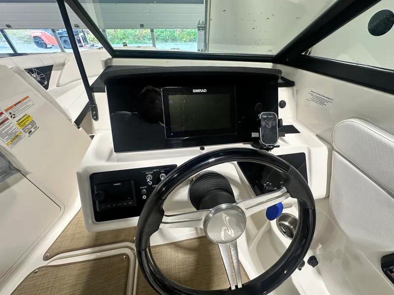 Slide: The Image of Sea Ray 210 SPX OUTBOARD 2023 - 6
