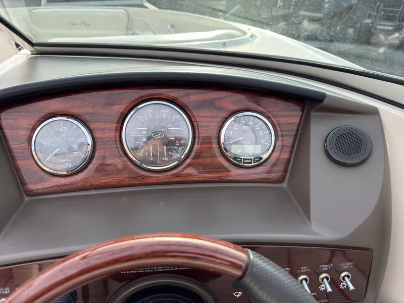 Slide: The Image of Sea Ray 230 SELECT 2008 - 18